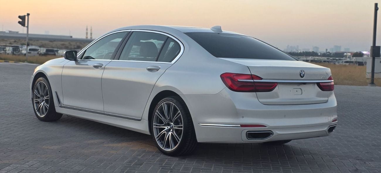 بي أم دبليو 730Li