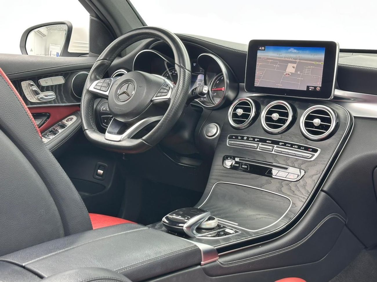 مرسيدس بنز GLC 250 2018 Mercedes-Benz GLC 250 4MATIC Coupe, Full Service History, GCC