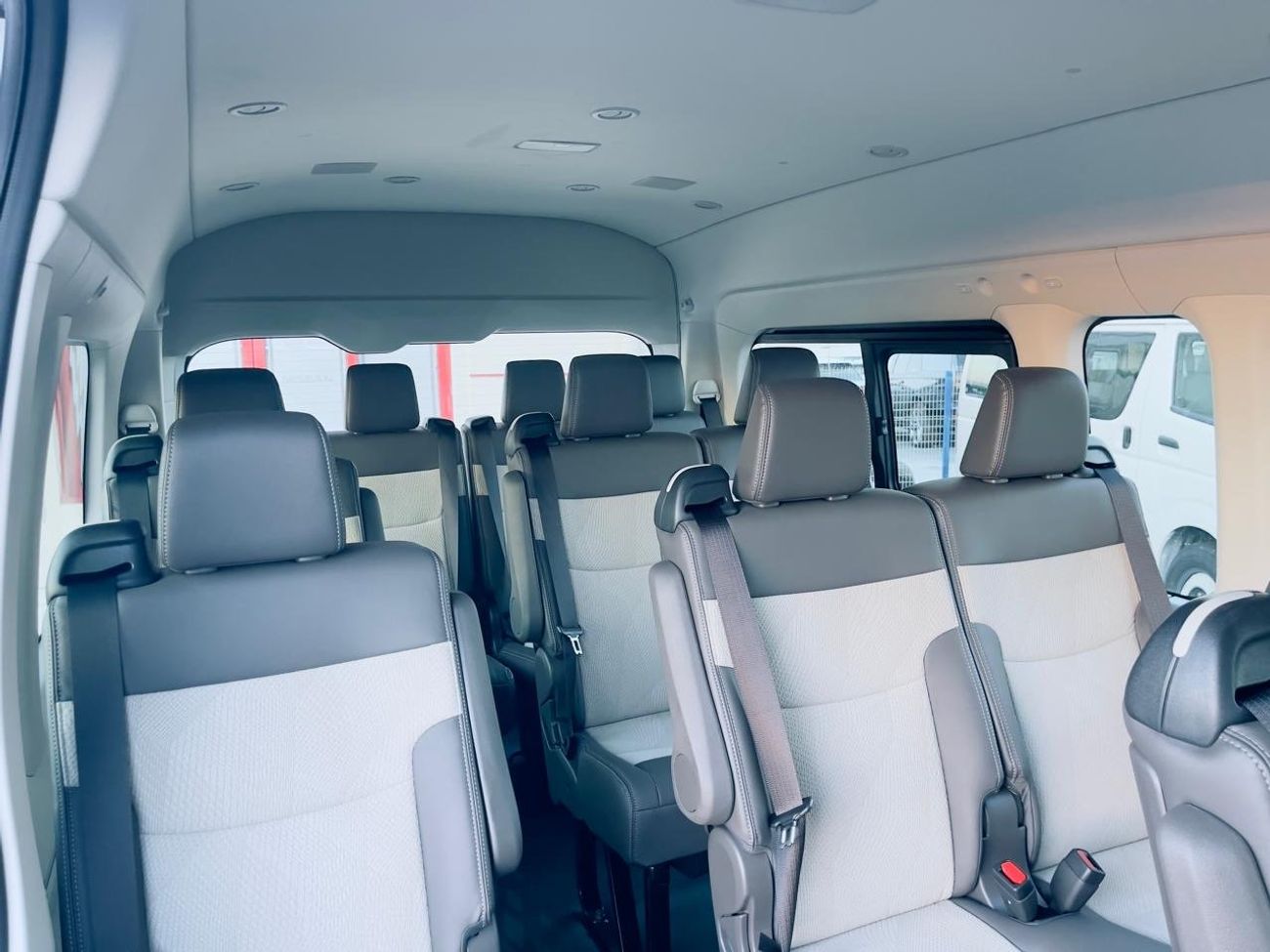 Toyota Hiace Commuter 2.8L