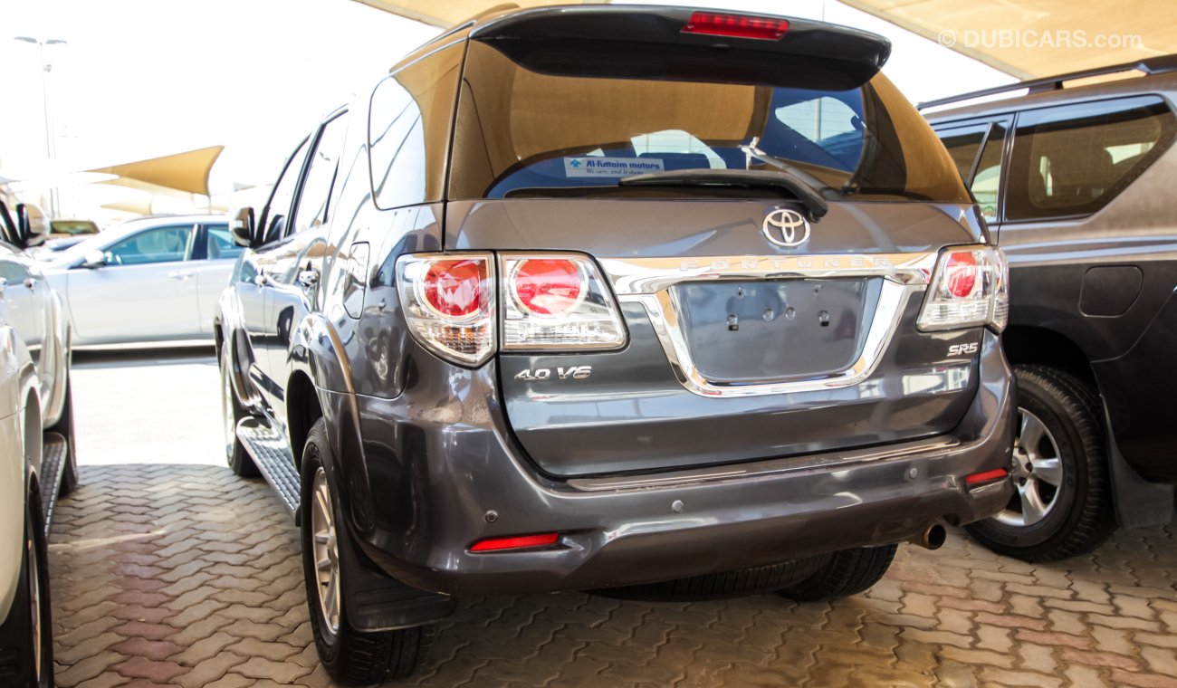 Toyota Fortuner 4.0 V6 SR5