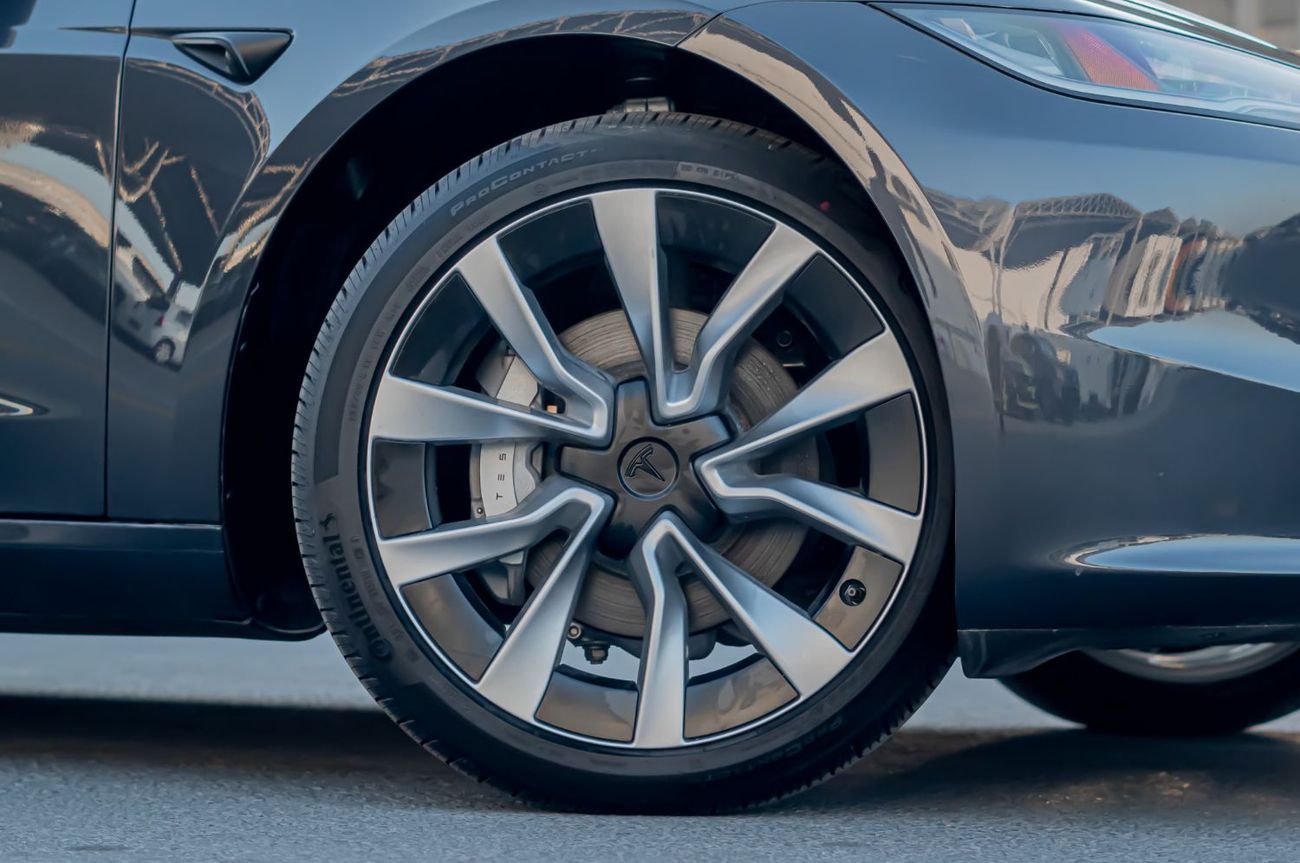 Tesla Model 3 Rear-Wheel Drive