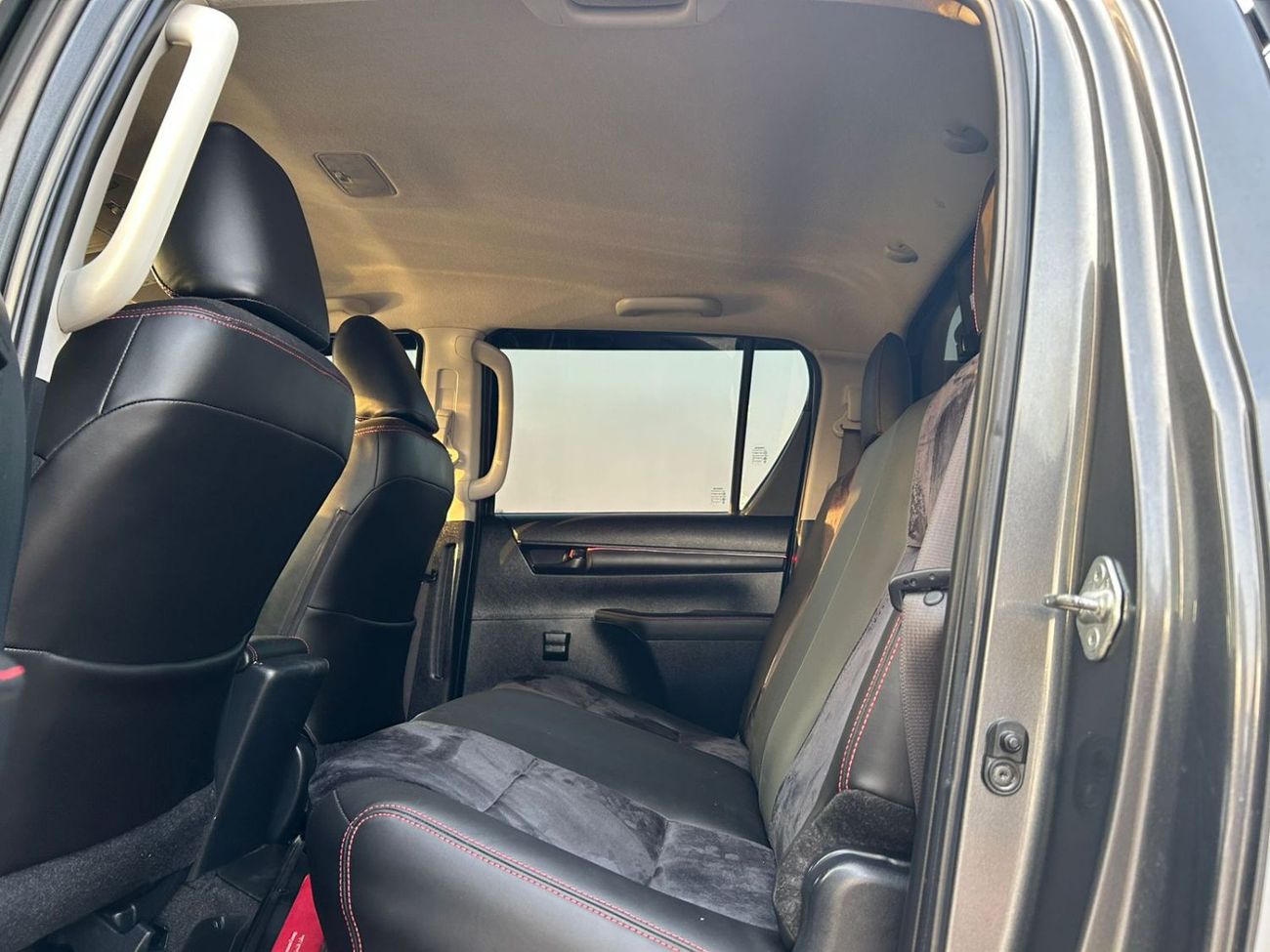 تويوتا هيلوكس 