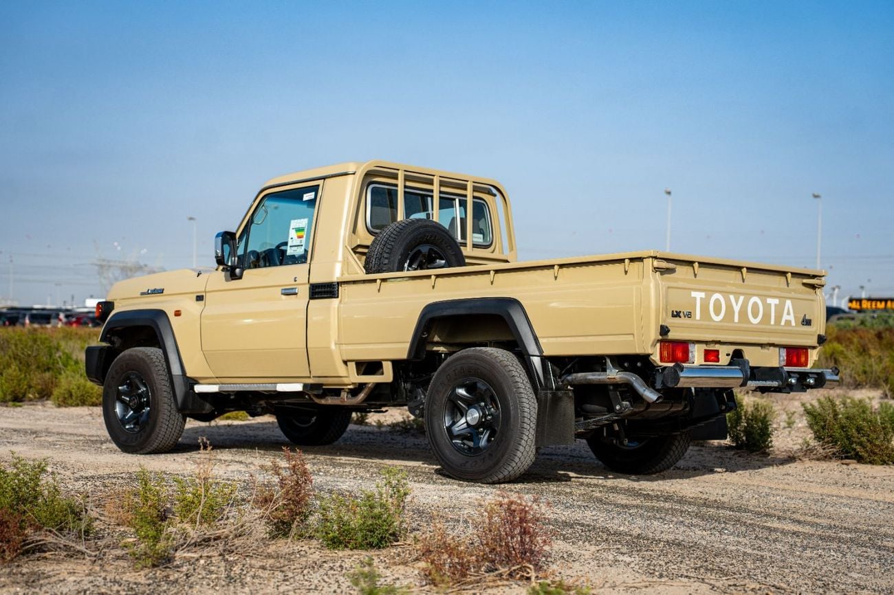تويوتا لاند كروزر بيك آب Toyota Land Cruiser Pickup 4.0L Manuel 2025 4WD