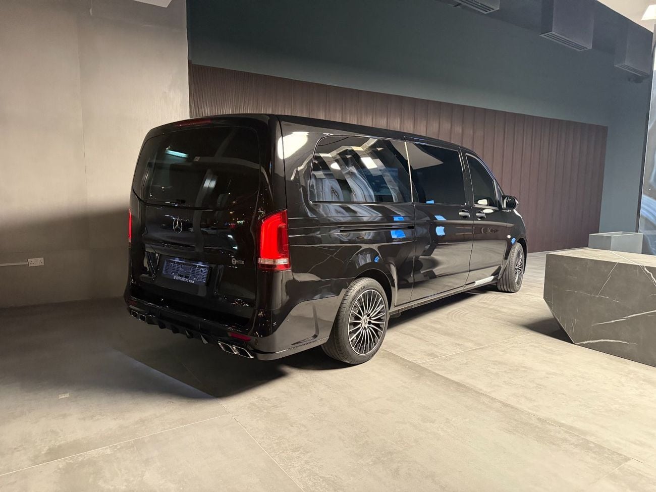 Mercedes Benz Vito TOURER SELECT ERTEX LUXURY CAR DESIGN CO. - 35th YEAR GEOMETRIC