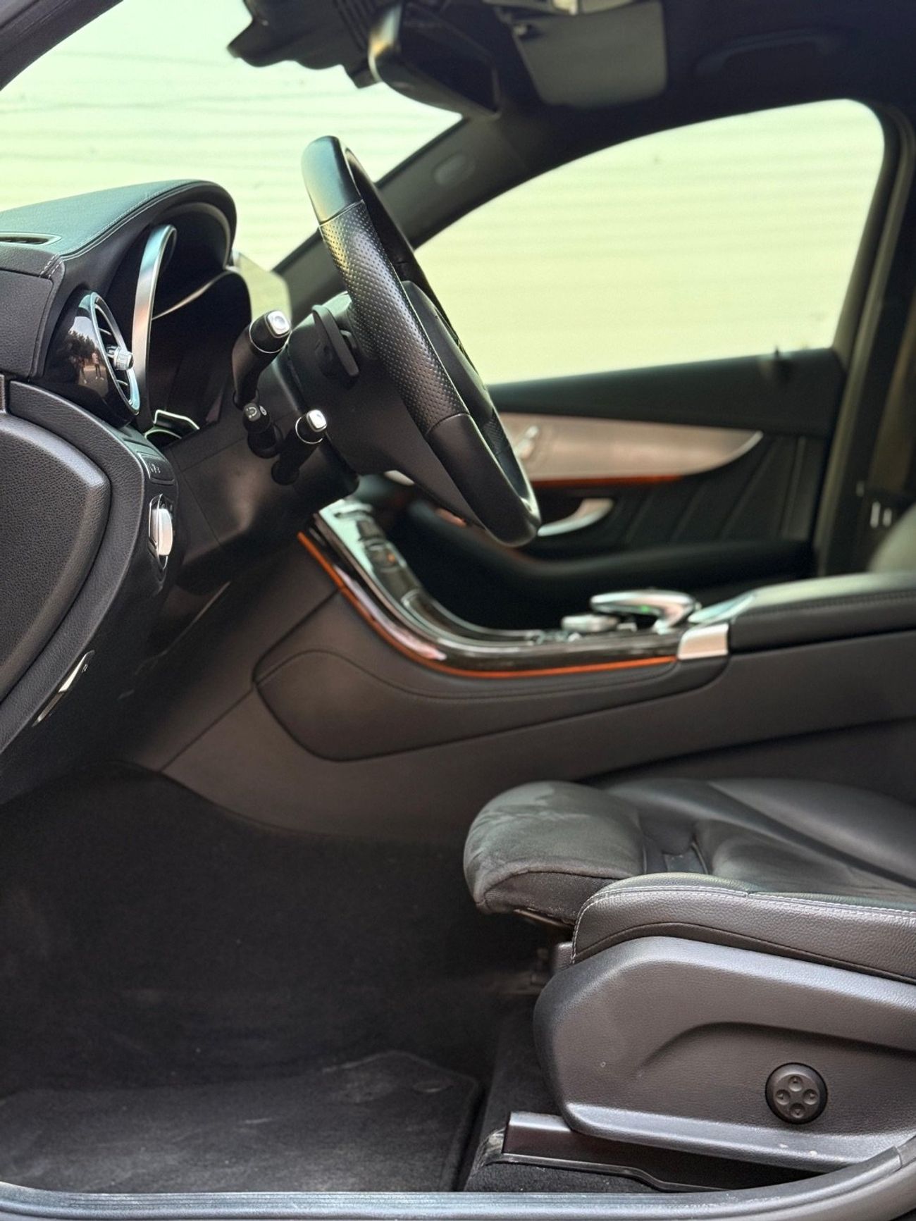 Mercedes-Benz GLC 300 AMG 2.0L