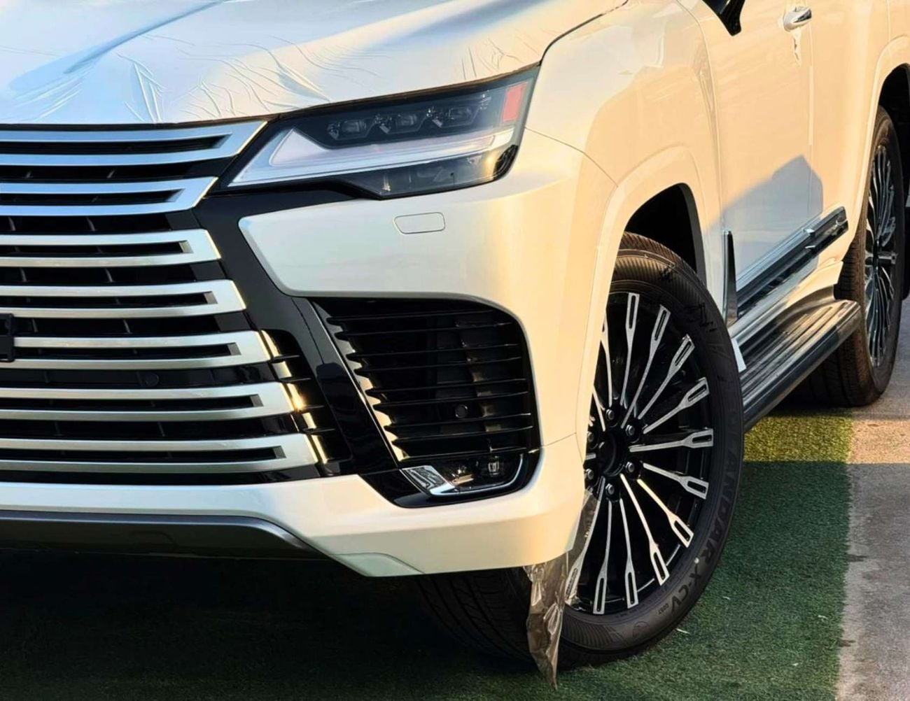 Lexus LX600 VIP 3.5L PETROL || RADAR / 360*CAMERA / LEATHER WITH PWR SEATS / SUNROOF / REAR ENTERTAINMENT SCREEN