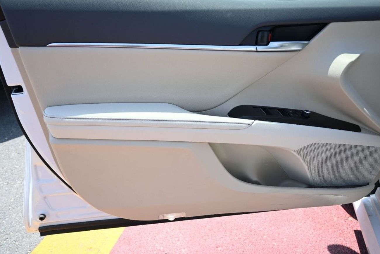 Toyota Camry Toyota Camry Limited 3.5L Petrol, V6, Sedan, FWD, 4Doors Features: Panoramic Roof, Radar, Cruise Con