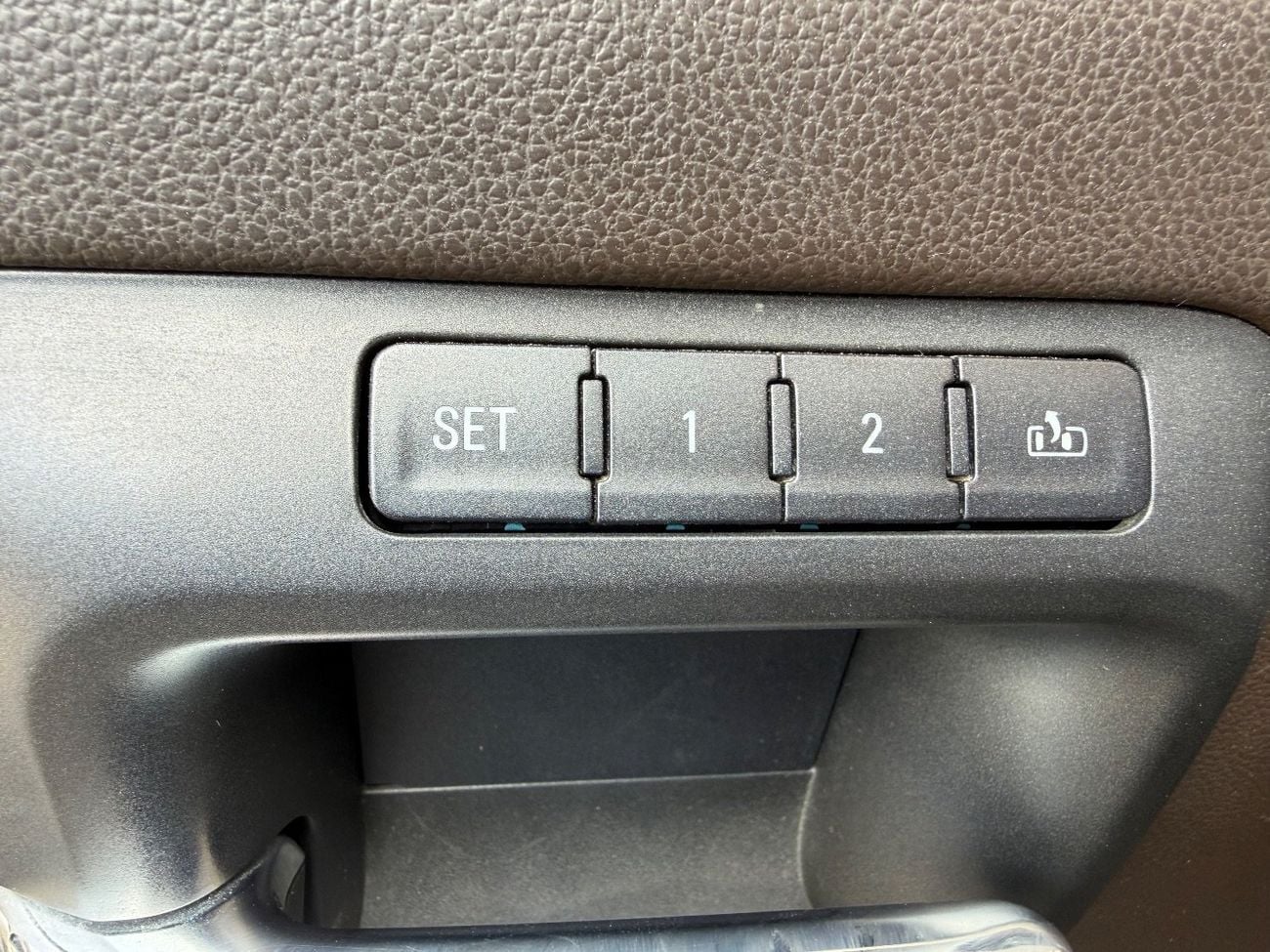 GMC Sierra 1500 SLT 5.3L Double Cab Utility 2015 GMC Sierra 1500 SLT 5.3 V8 | 1 Owner | Full Option | Passing T