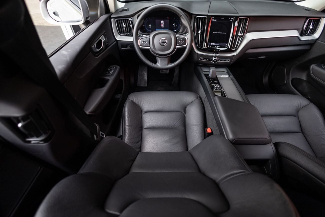 Volvo XC60 ULTIMATE BRIGHT 2024 Volvo XC60 B5 Core GCC | Agency Warranty