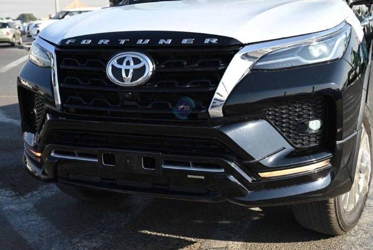 تويوتا فورتونر VXR+ 4.0L Petrol 4WD Automatic