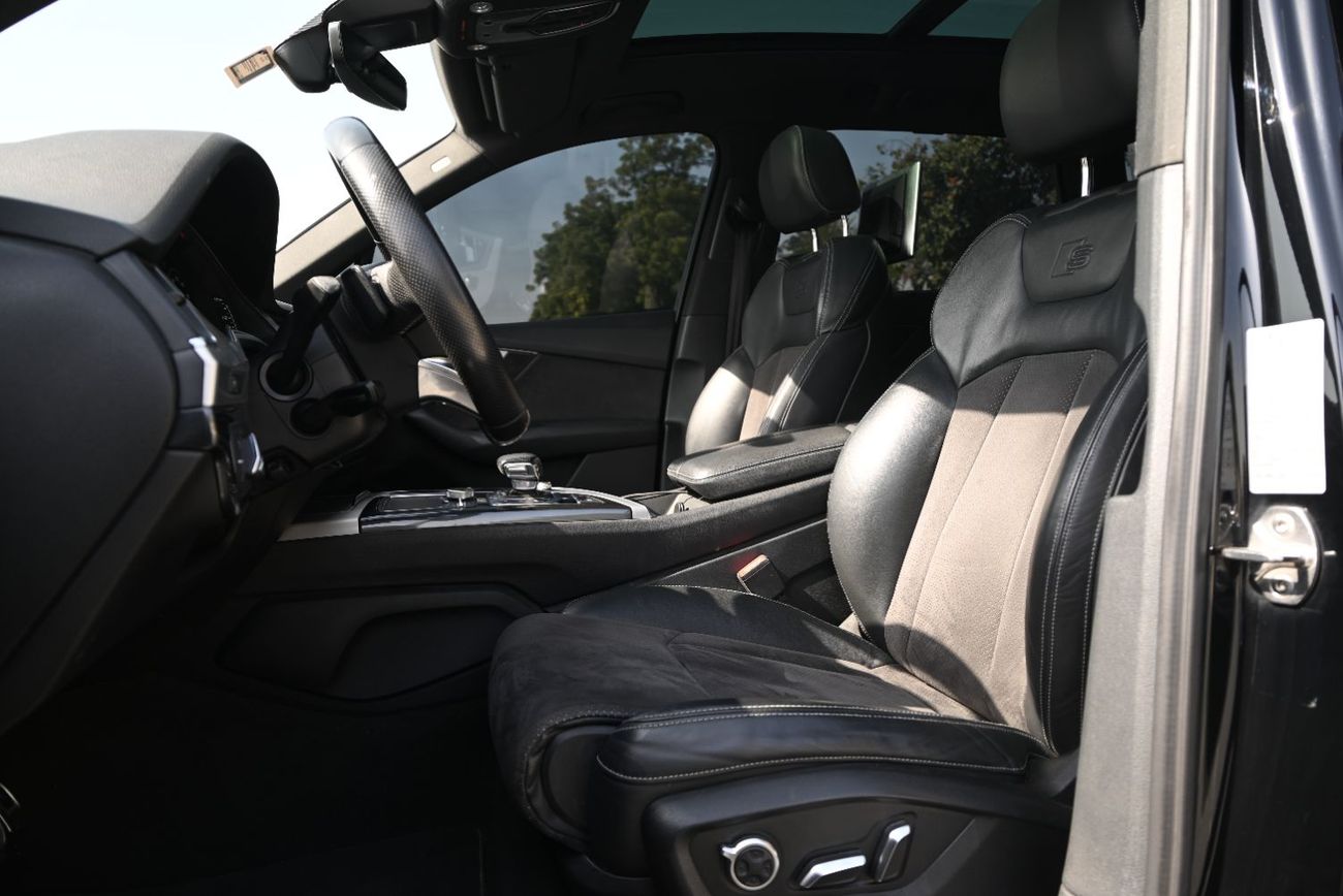 أودي Q7 45 TFSI quattro S-Line 3.0L