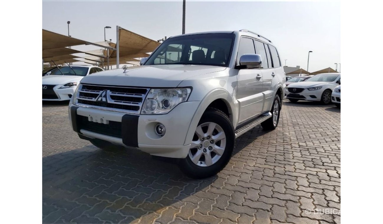 Mitsubishi Pajero MITSUBISHI PAJERO 2011- 3.8 - Full Option - Free Accident - Good Condition.