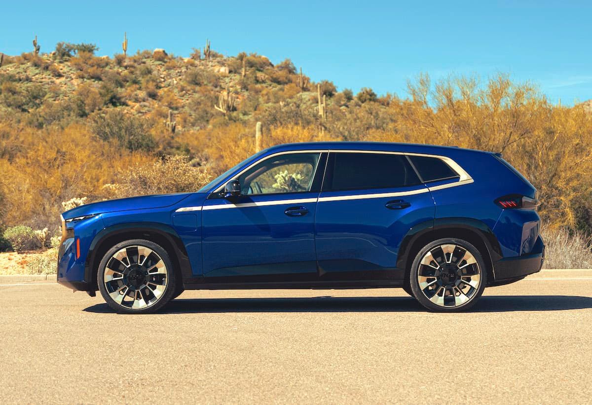 BMW XM exterior - Side Profile