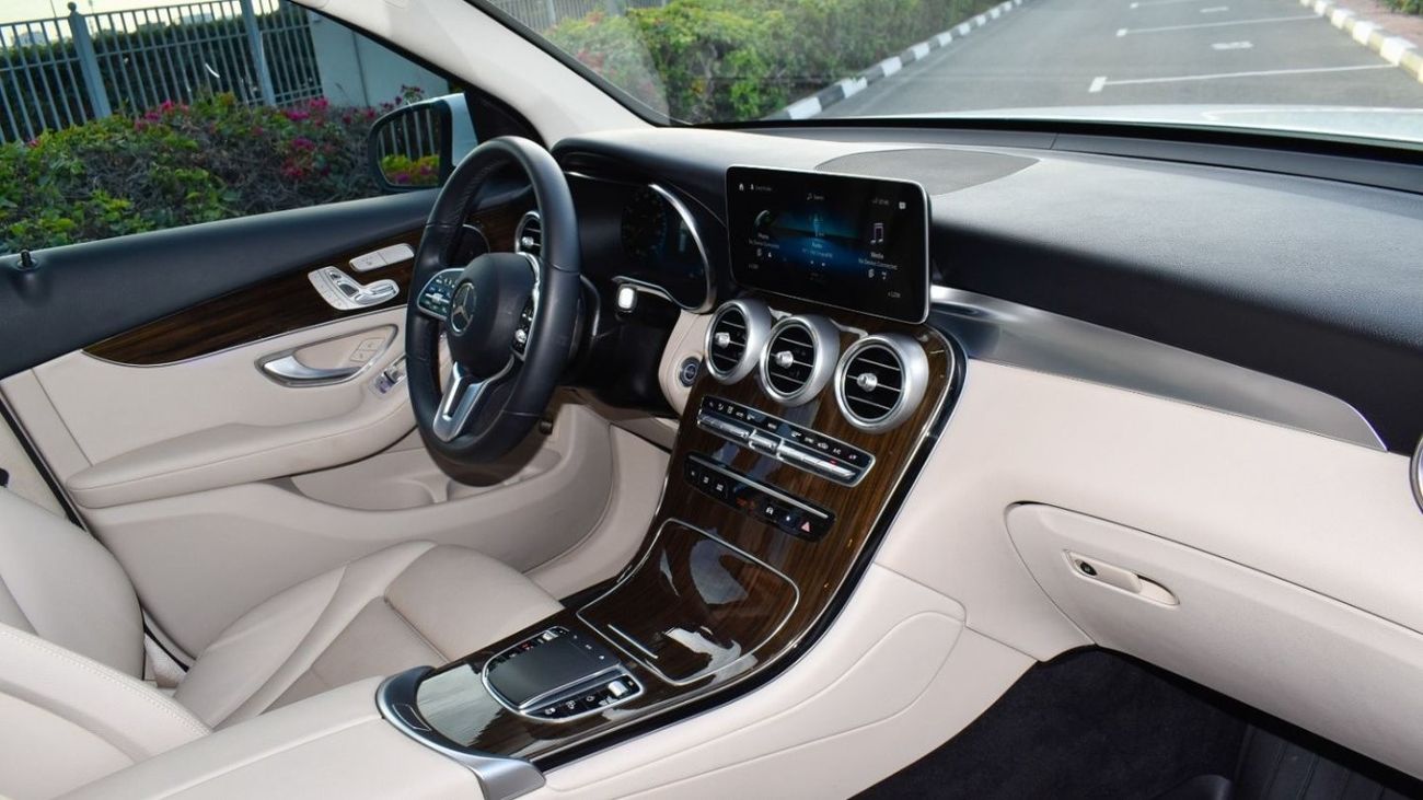 Mercedes-Benz GLC 300 4MATIC Mercedes GLC300 AMG / 2022 / USA