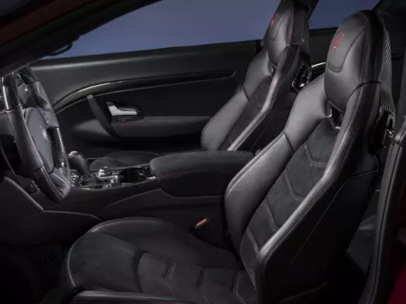 Maserati Granturismo interior - Front Seats