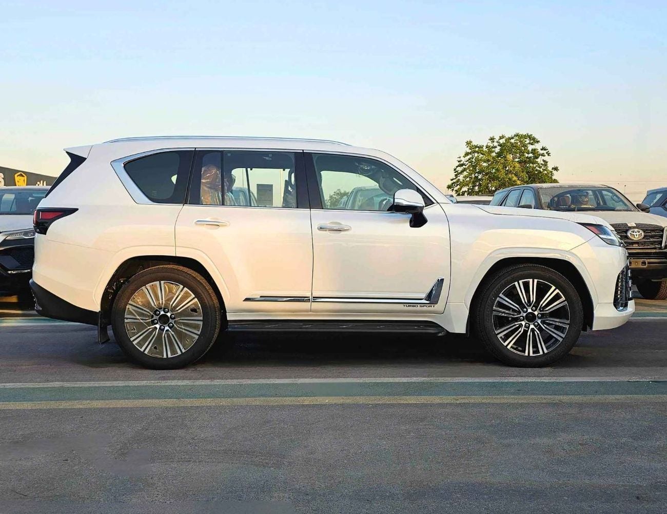 لكزس LX 500 LX500D TURBO SPORTS | 3.3L V6 DIESEL  | PWR WITH LEATHER SEATS | 360*CAM | SUNROOF | FULL OPTION (CO