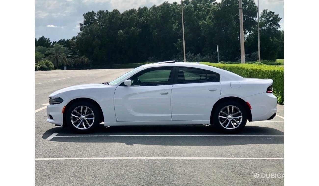 Dodge Charger SE Top charger ،2016 GCC V6 ،Full Options, sunroof, Low mileage