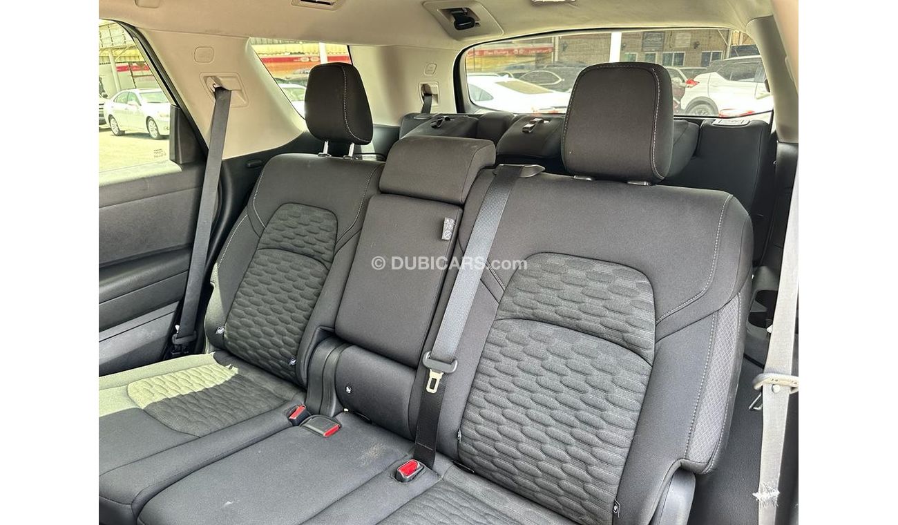 Nissan Pathfinder SV