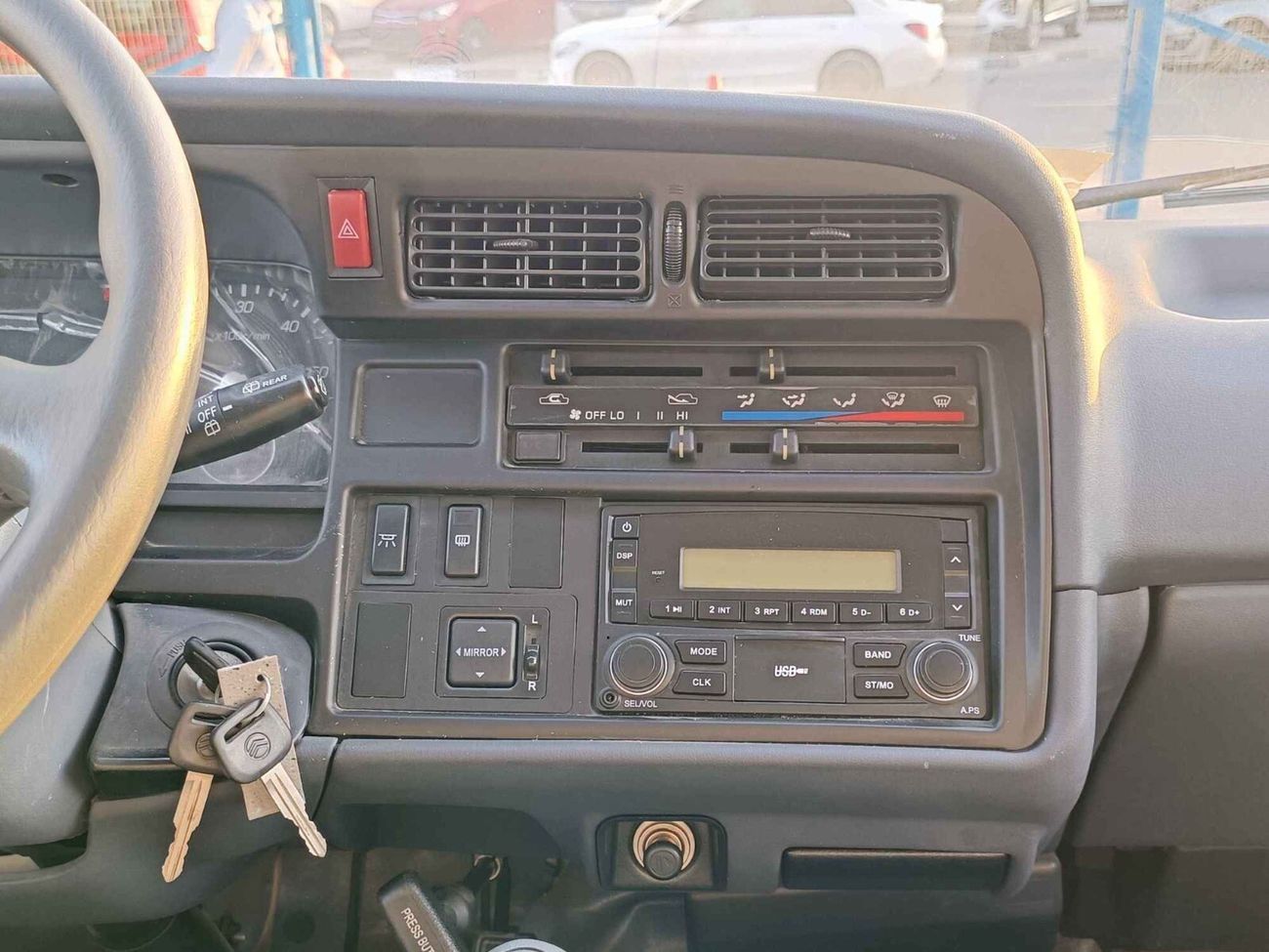 Golden Dragon XML6502E 2.2L Petrol, M/T, 14 Seats (Can be Used in UAE)