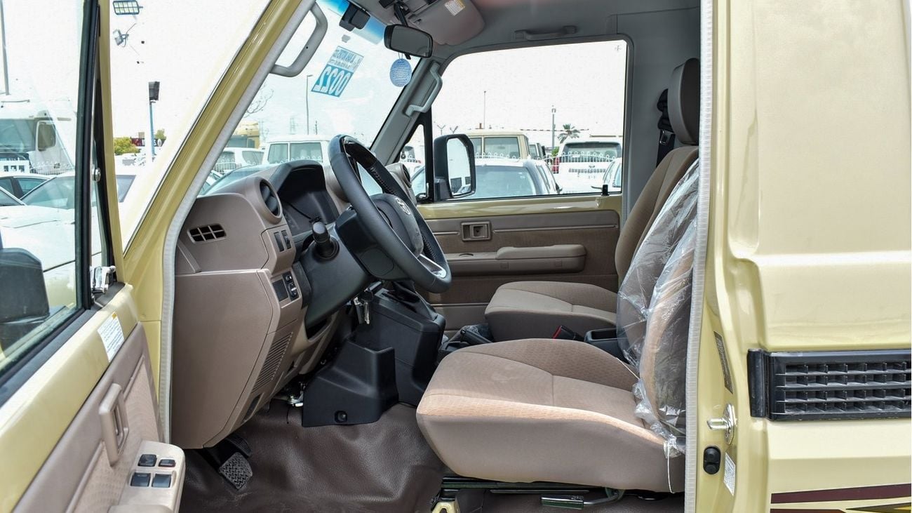 Toyota Land Cruiser Pick Up 4.0L V6 Single Cabin Auto Transmission