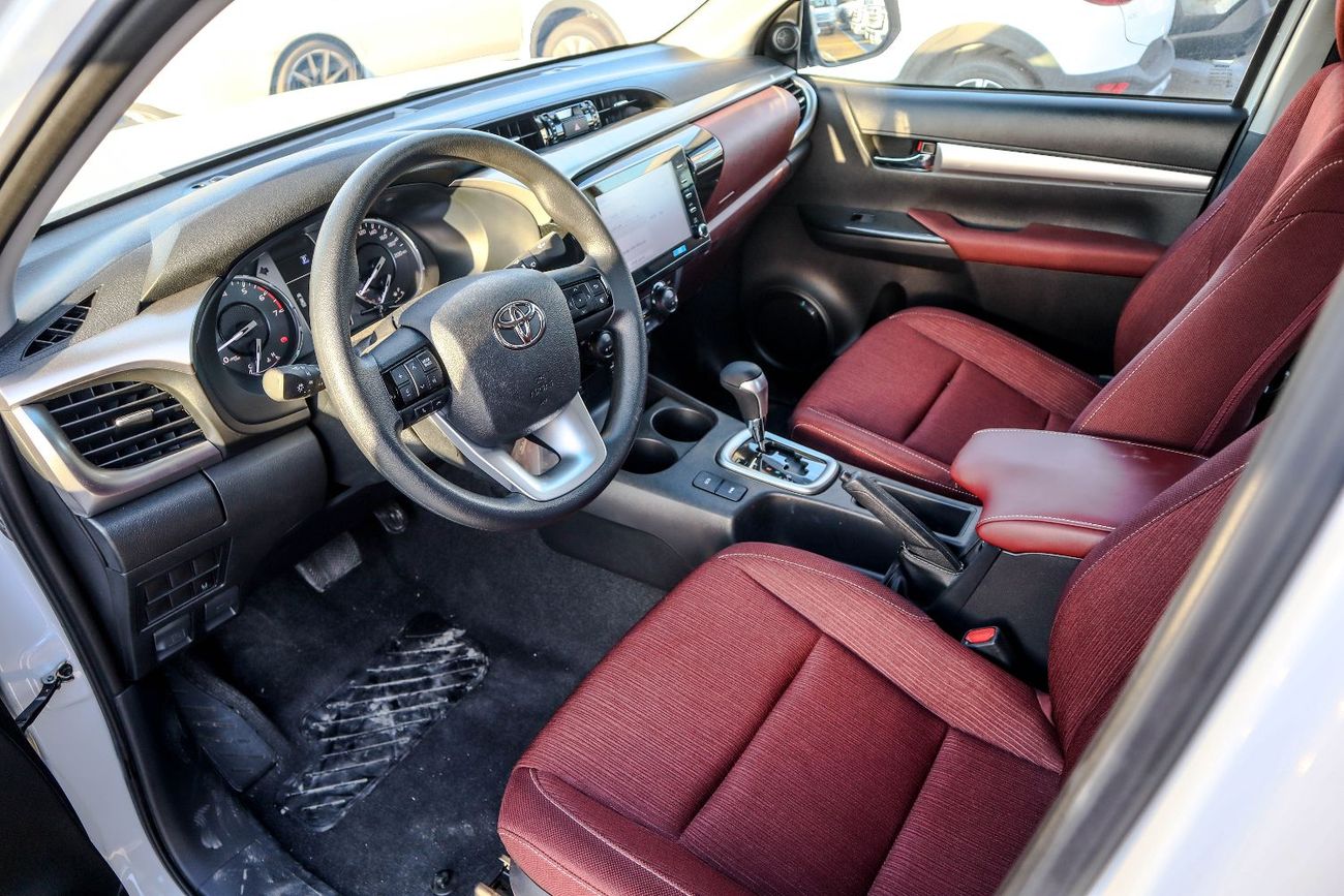 تويوتا هيلوكس GLX 2.7L Double Cab Utility RWD A/T