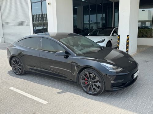 تسلا موديل 3 Performance Model