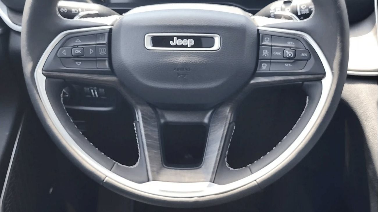 Jeep Grand Cherokee Limited Luxury SUV 2023YM