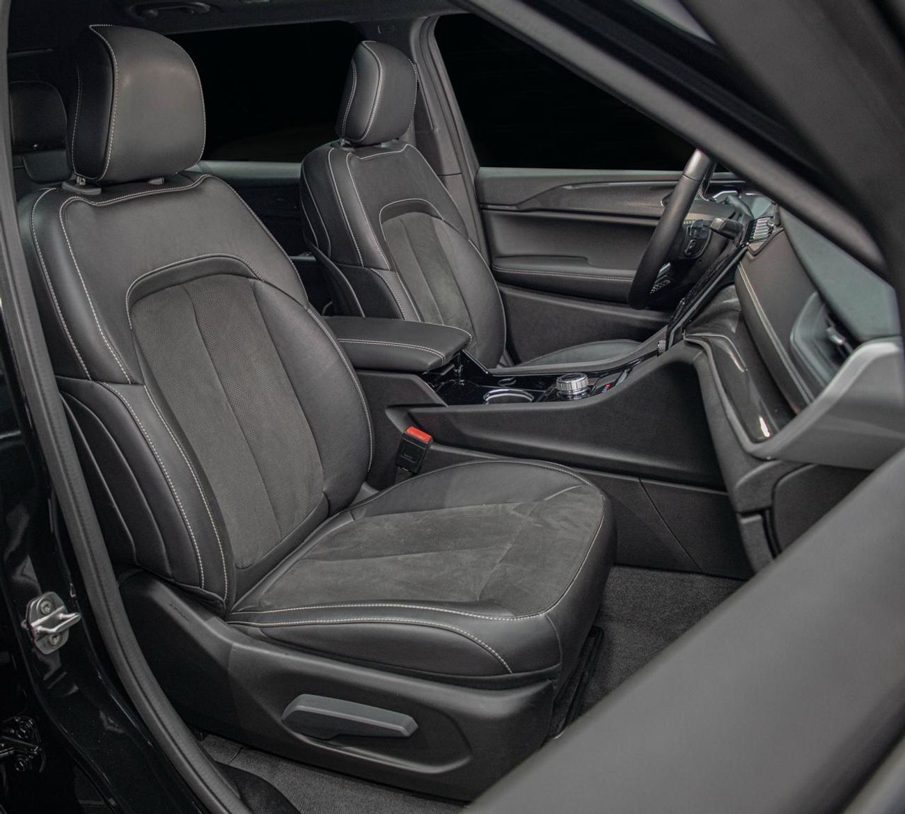 جيب جراند شيروكي L Altitude 3.6L