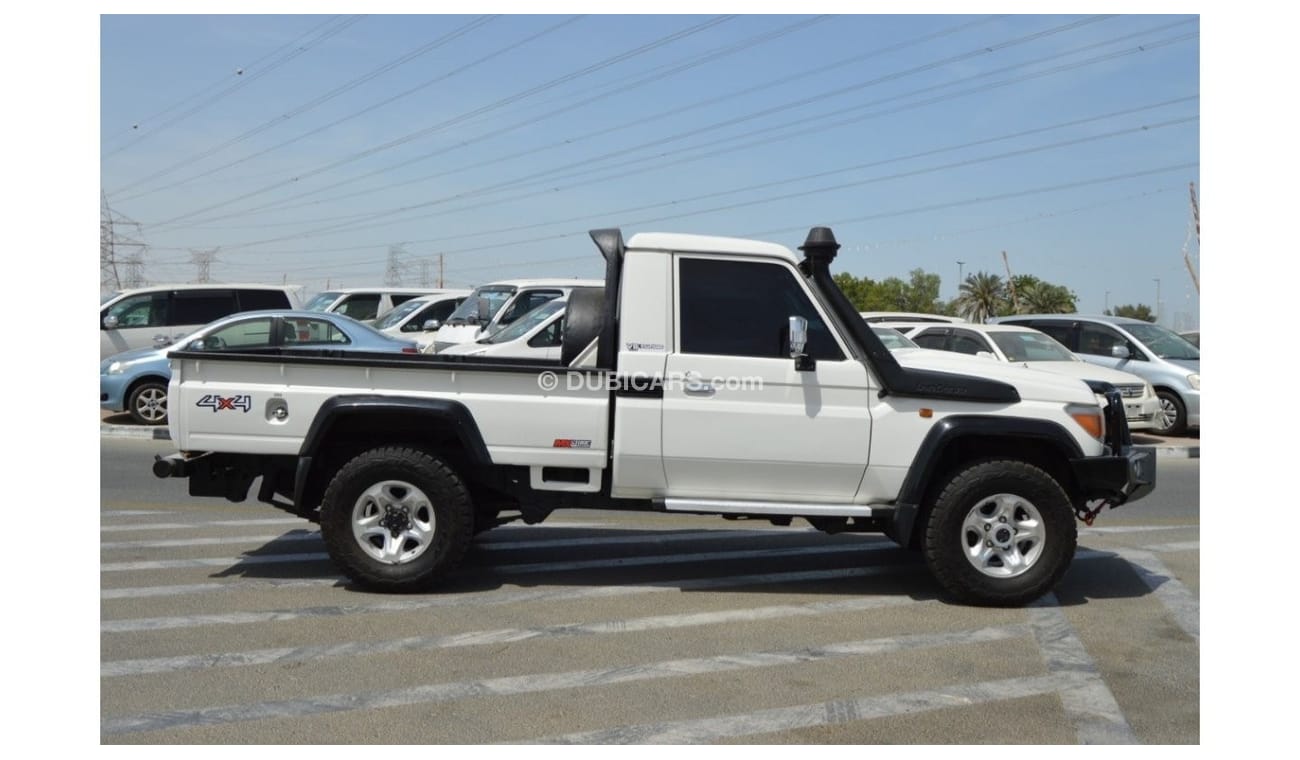 Toyota Land Cruiser Pick Up Clean car 1VD engine Diesel