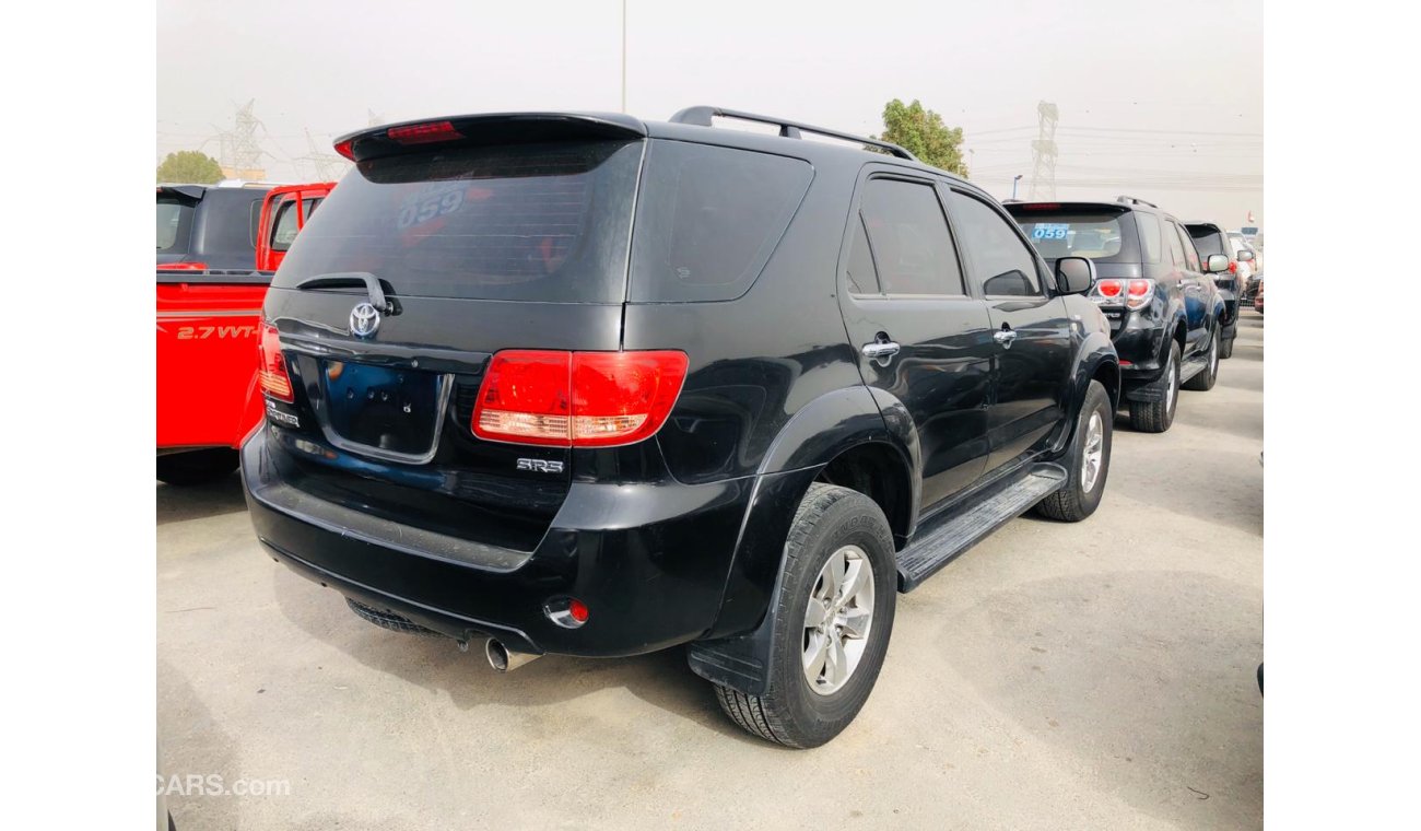 Toyota Fortuner 2.7L PETROL-ALLOY WHEELS-FOG LIGHTS-GCC RTA PASSED