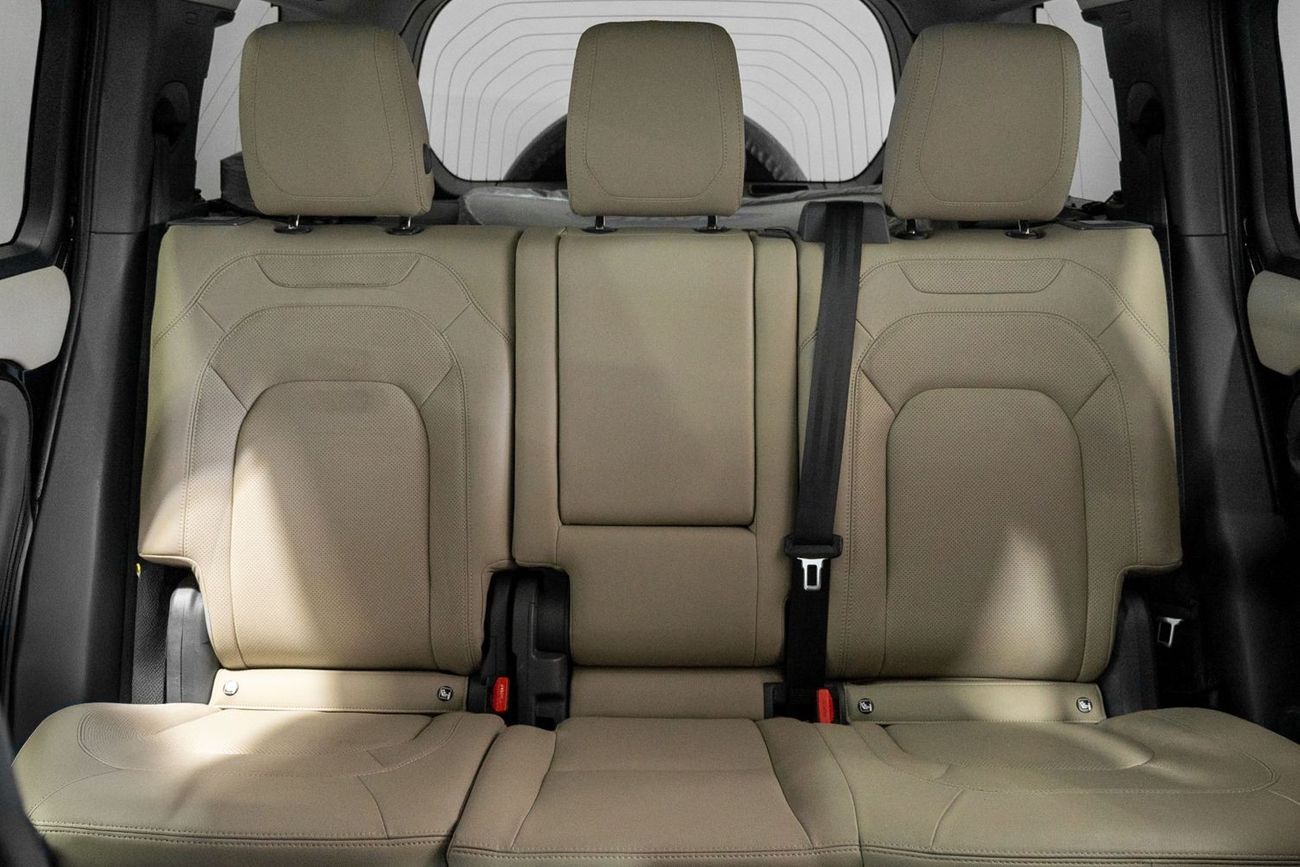 Land Rover Defender 110 SE P300 2.0L