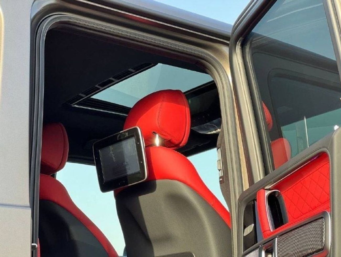 مرسيدس بنز G 63 AMG بريميوم + 4.0L V8 PTR A/T // 2022 // FULL OPTION WITH AMG KIT , 360 CAMERA // SPECIAL OFFER // BY FO