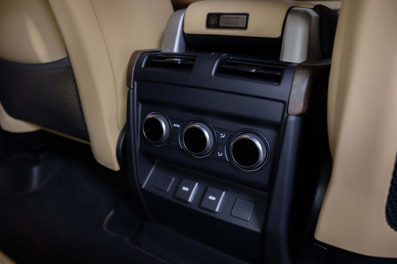 Land Rover Defender TOP P400 110 HSE 3.0L (5 Seater) Falcon Edition of the Apex Series | 1 of 28 by Limgene