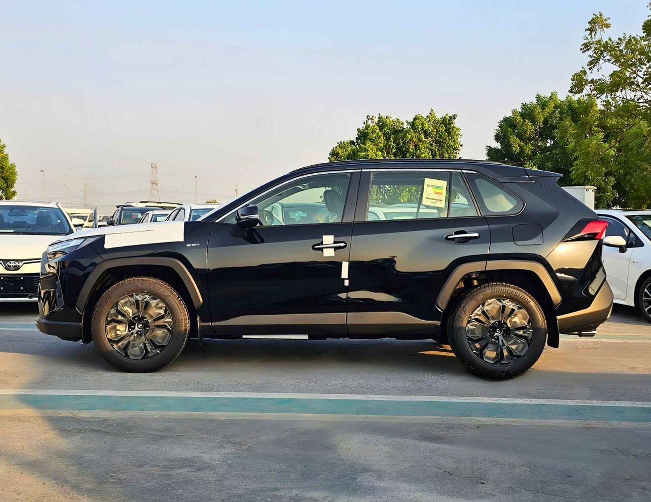 Toyota RAV4 HYBRID / FULL OPTION / 2.5L AWD / PANORAMIC ROOF / CODE # RAVHFY