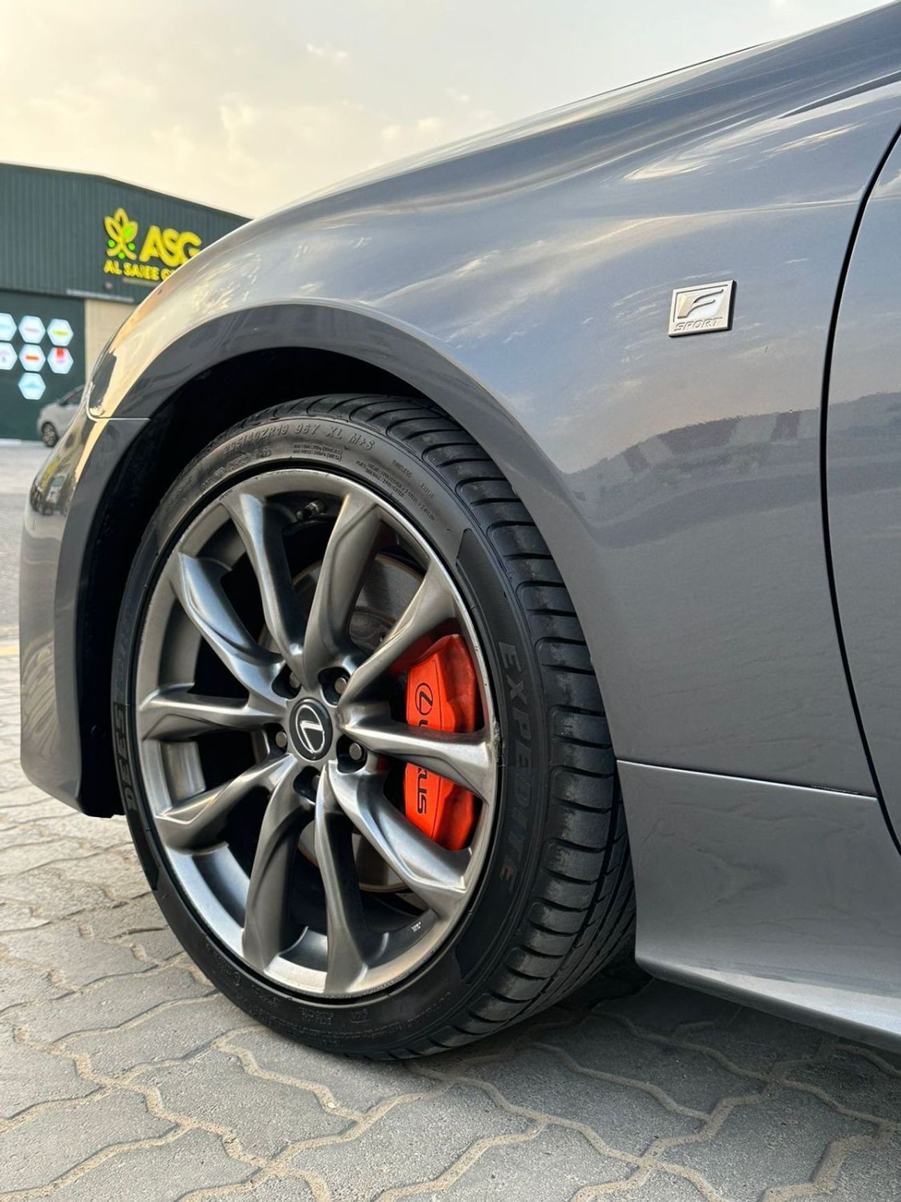 لكزس RC 350 F سبورت