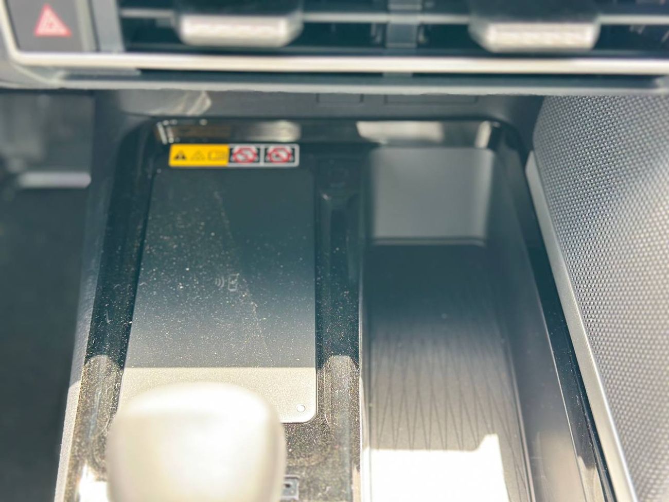 تويوتا كامري 2.5 لتر LE بانزين أوتوماتيك // 2026 // فئة متوسطةمع فتحة سقف، DVD وكاميرا خلفية،