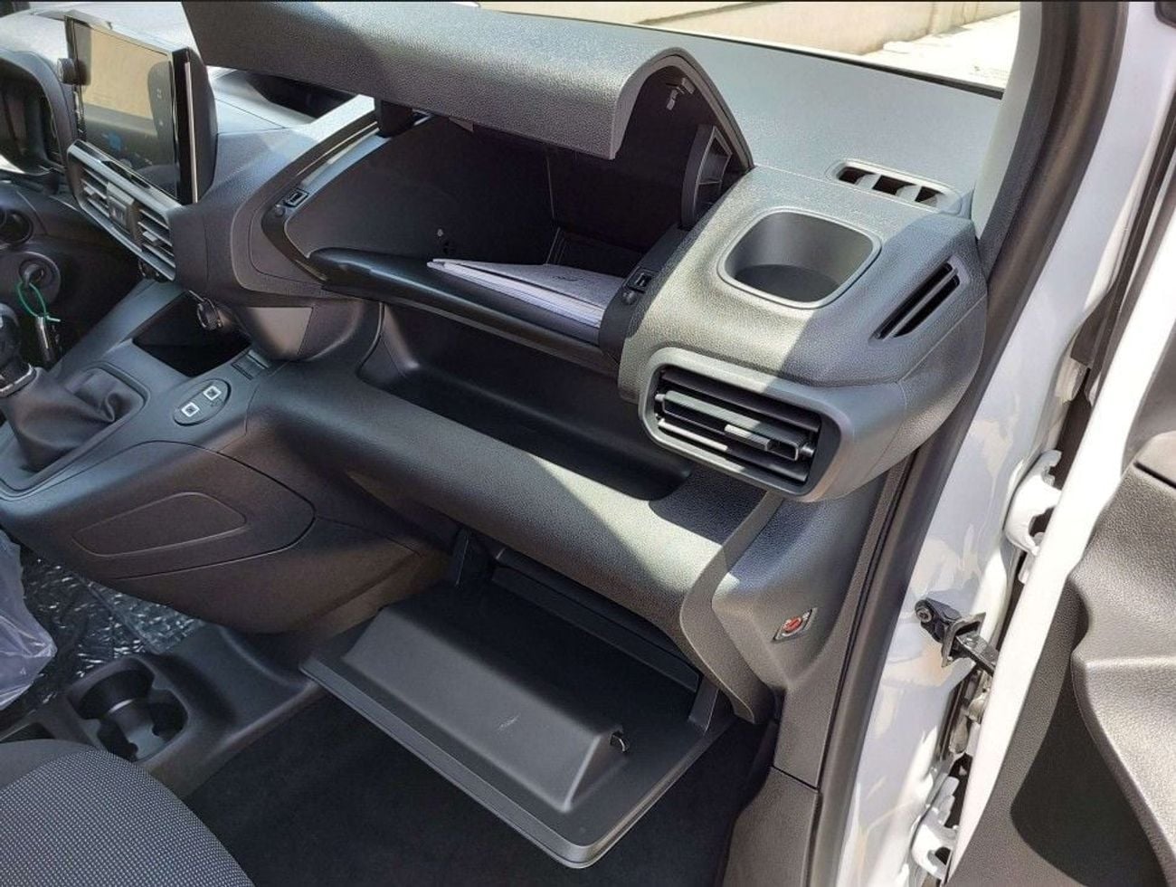 Citroen Berlingo Citroën Berlingo 650 kg 1.6L – 1.6L Minivan (FWD, 4 Doors)