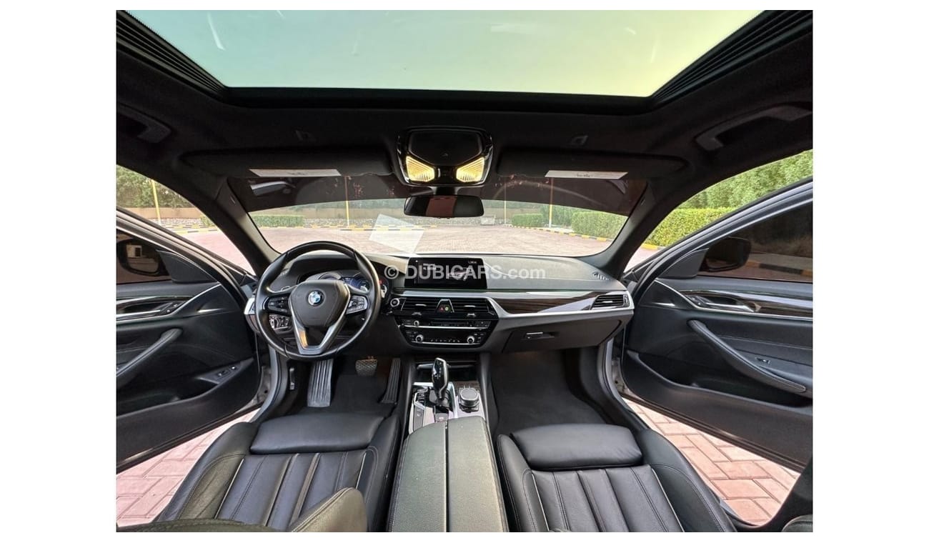 BMW 530i BMW 530e Hybird 2019 US Good Condition // Full Option