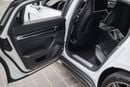 Porsche Panamera Turbo 4.0L AWD