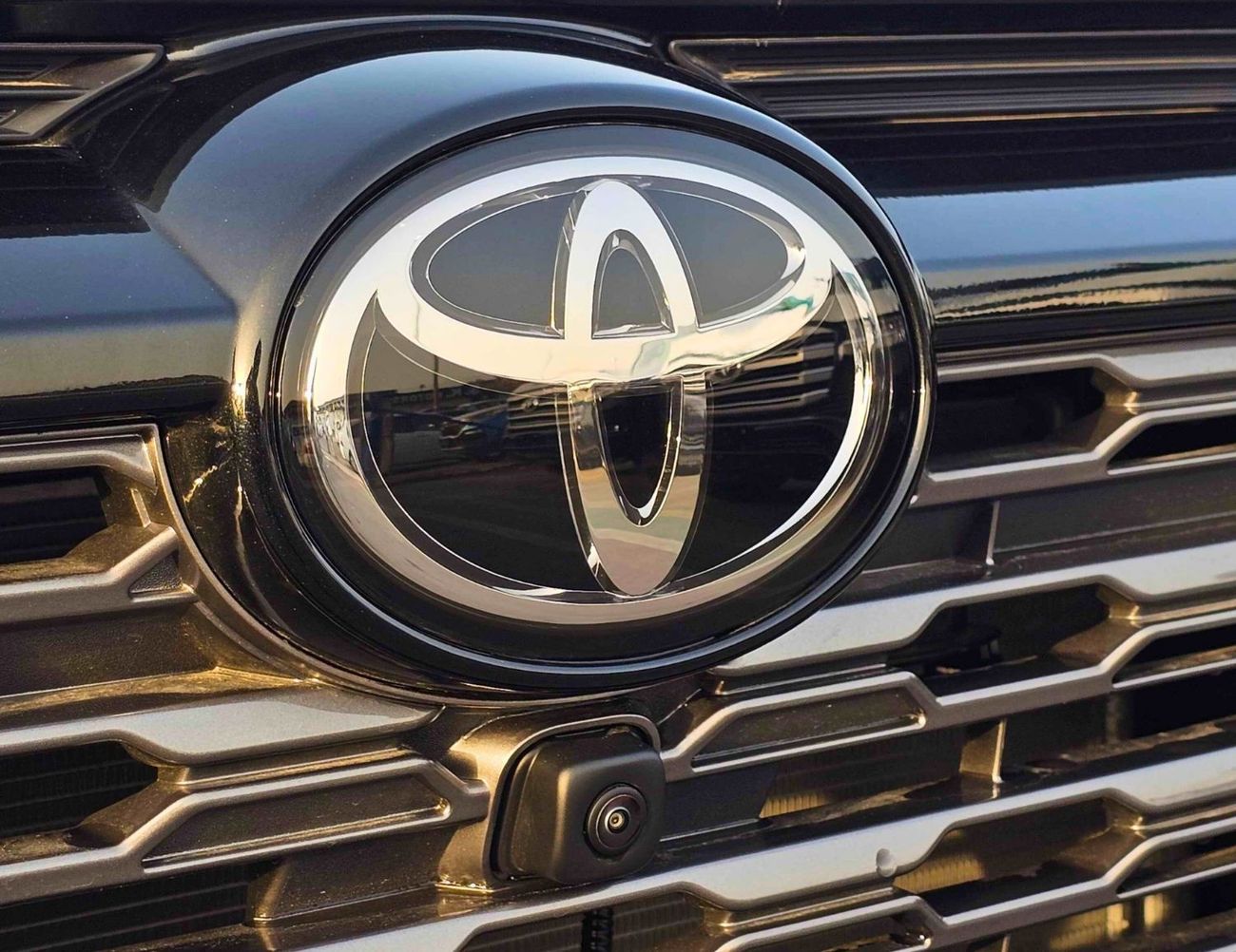 تويوتا راف ٤ STYLE PLUS / 2.0L PETROL / 360* CAMERAS WITH PANORAMIC ROOF / FULL OPTION (CODE # STYLE PLUS)