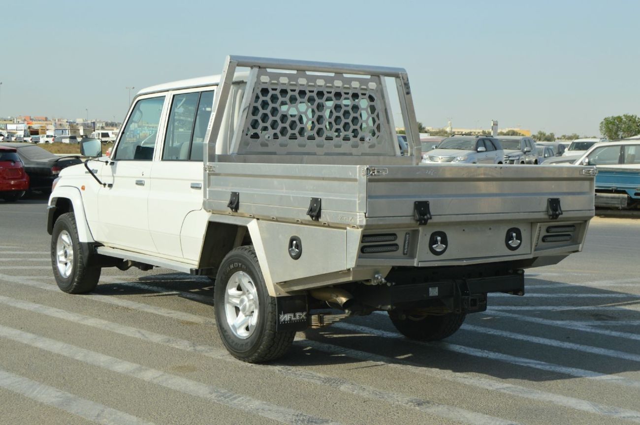 تويوتا لاند كروزر بيك آب 4.5L Double cabin