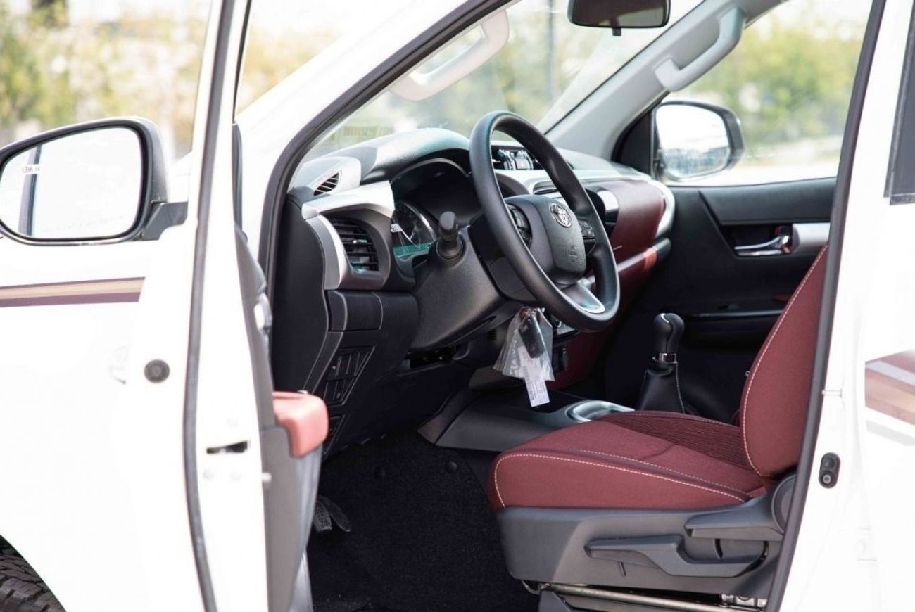 Toyota Hilux 2024 Toyota Hilux 4x4 DC 2.8 SR5 - Super White inside Maroon | Export Only