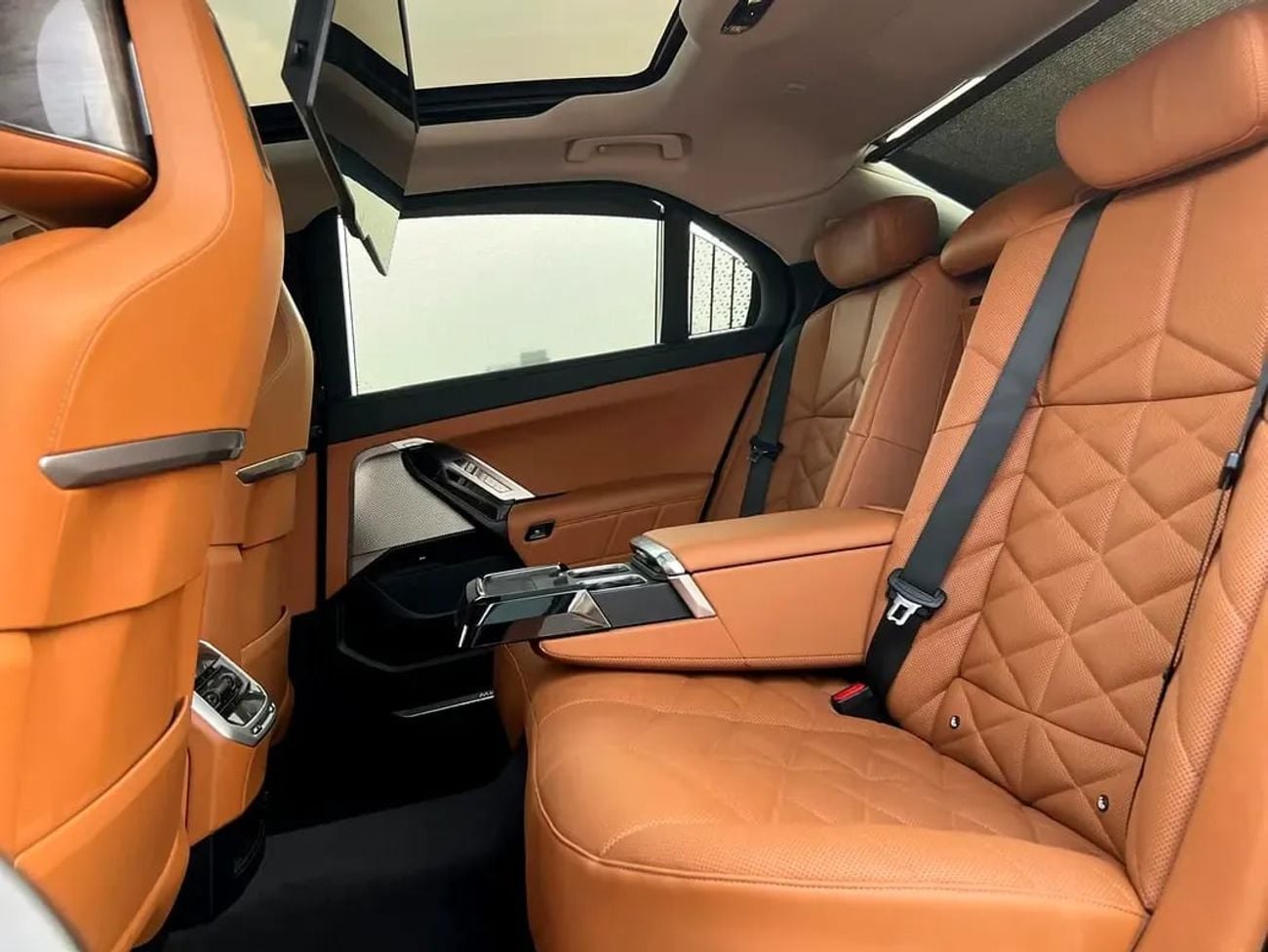 BMW 735i MASTERCLASS PURE EXCELLENCE BMW 7 Series 735 2025 GCC specs