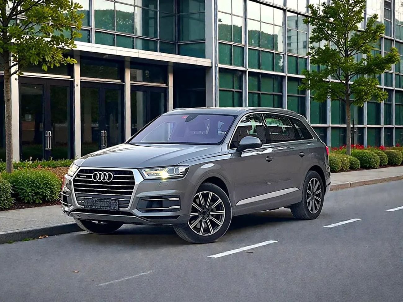 Audi Q7 1,908 P.M | 45 TFSI Quattro | GCC Specs | Well Maintained