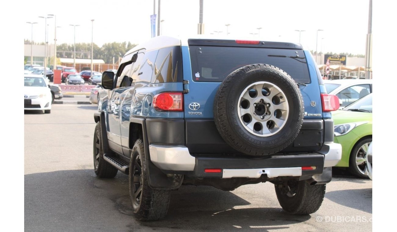 Toyota FJ Cruiser GCC - ACCIDENTS FREE - GXR - CAR IS IN PERFECT CONDITION INSIDE OUT