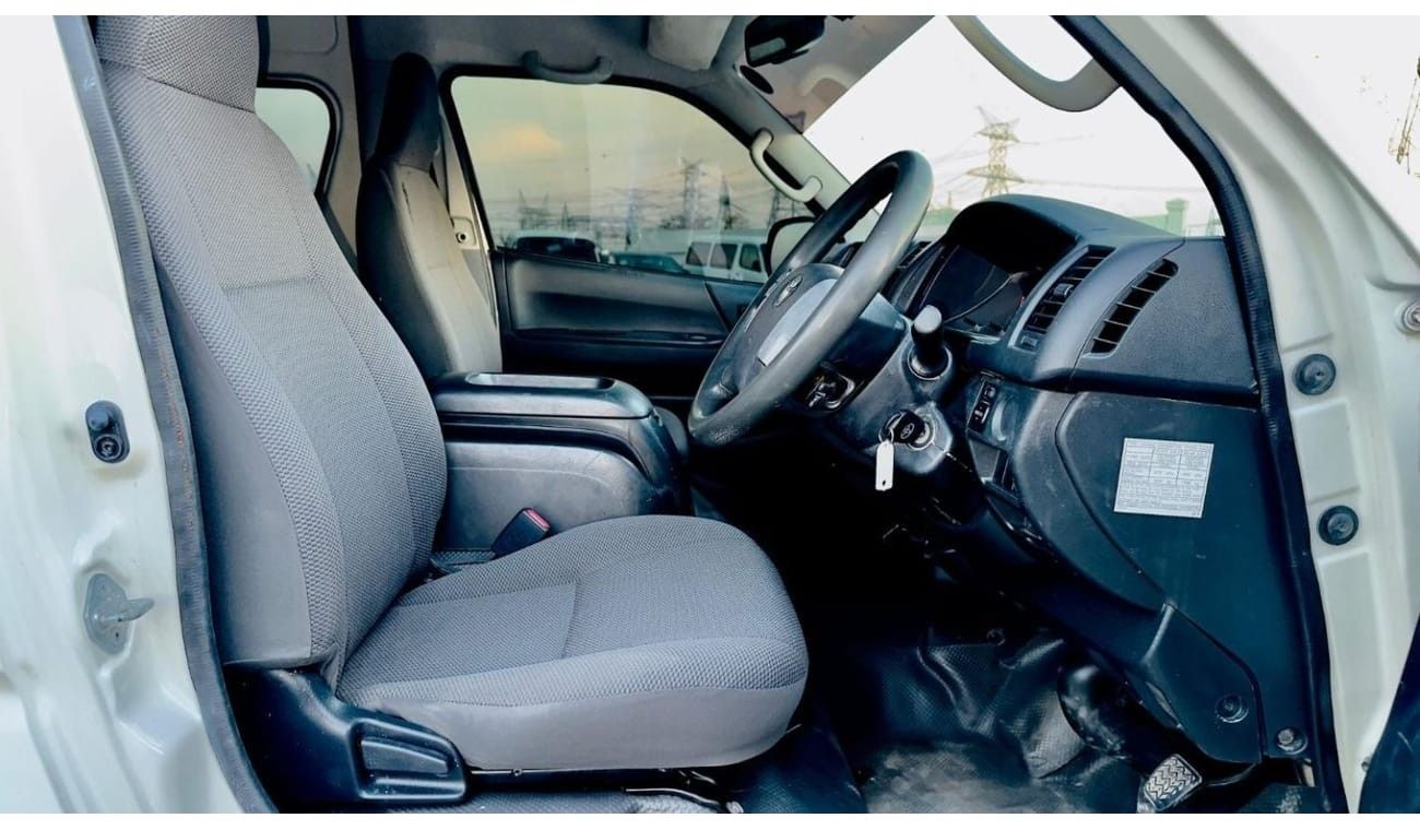 تويوتا هاياس -