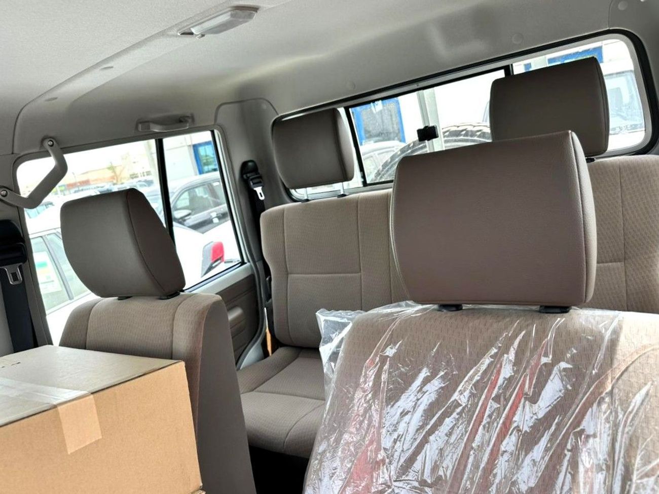 Toyota Land Cruiser Pick Up Toyota LC Pickup 4WD 2.8L 2025 AT DC White Diesel (Export Only)