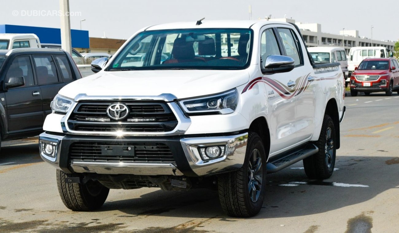 Toyota Hilux SR5 2.7 Petrol  M/T