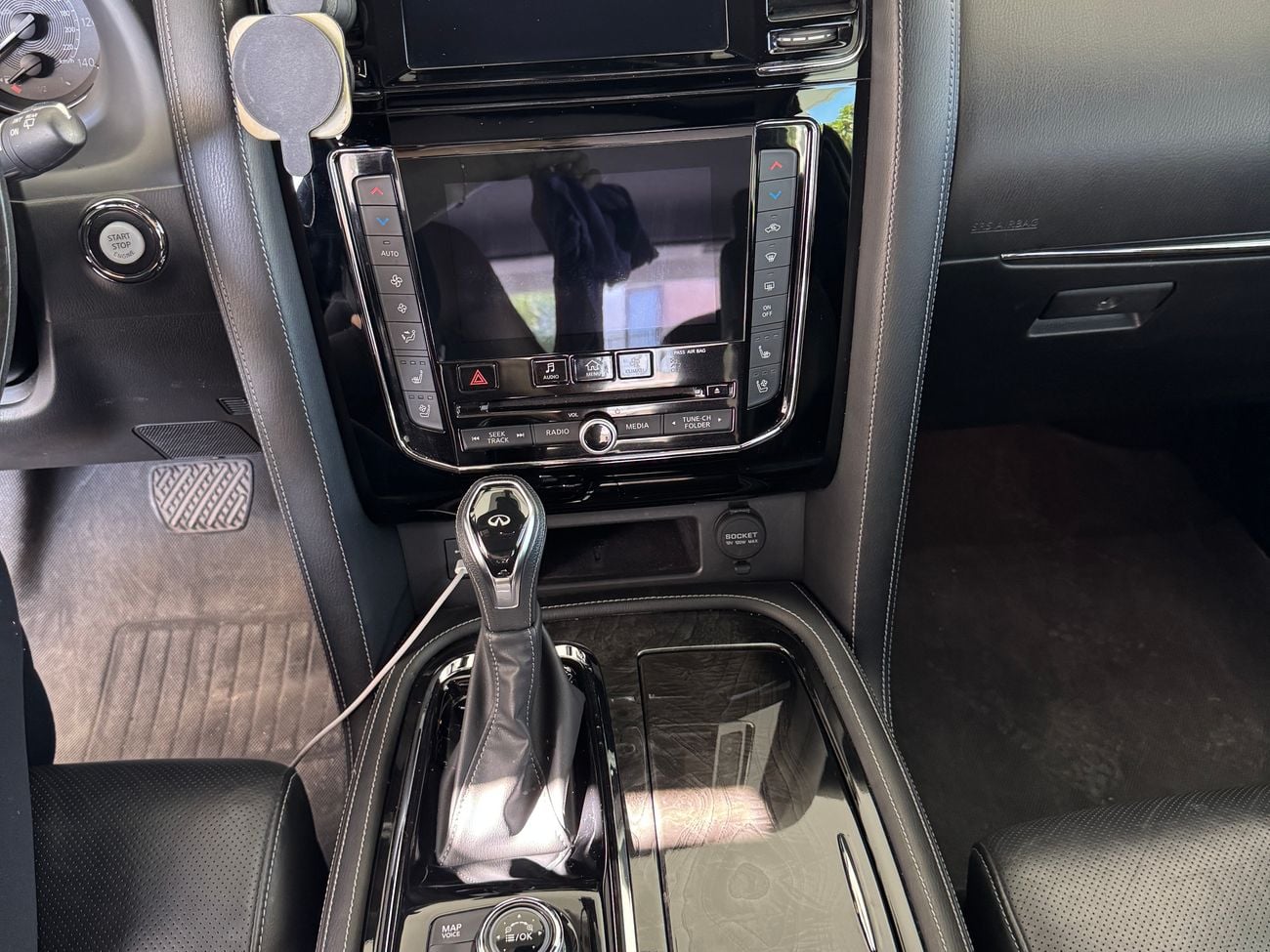 Infiniti QX80 LUXE SENSORY PROACTIVE Sensory 4WD CLEAN CARFAX