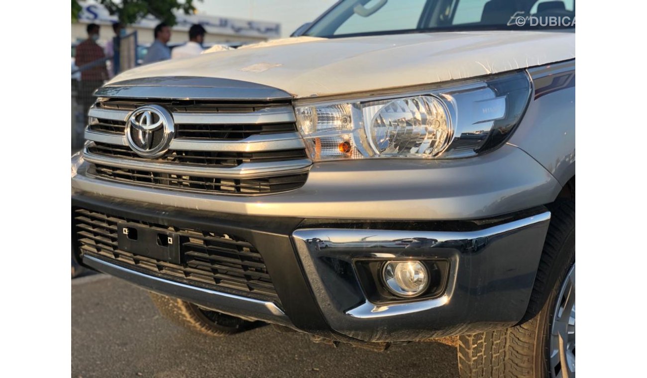 Toyota Hilux 2.4L DIESEL (FULL OPTION), DVD, REAR CAMERA, 4X4, CHROMIC PLATING